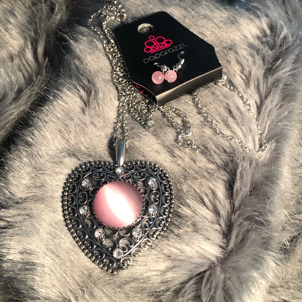 Brand New, Paparazzi, Silver heart necklace, pink moonstone & matching earrings